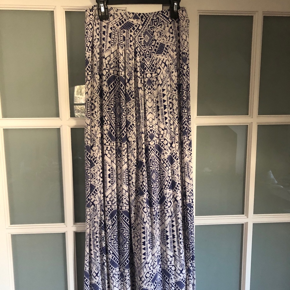 Patterned maxi skirt